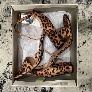 TARGET A NEW DAY HEELS - NEW